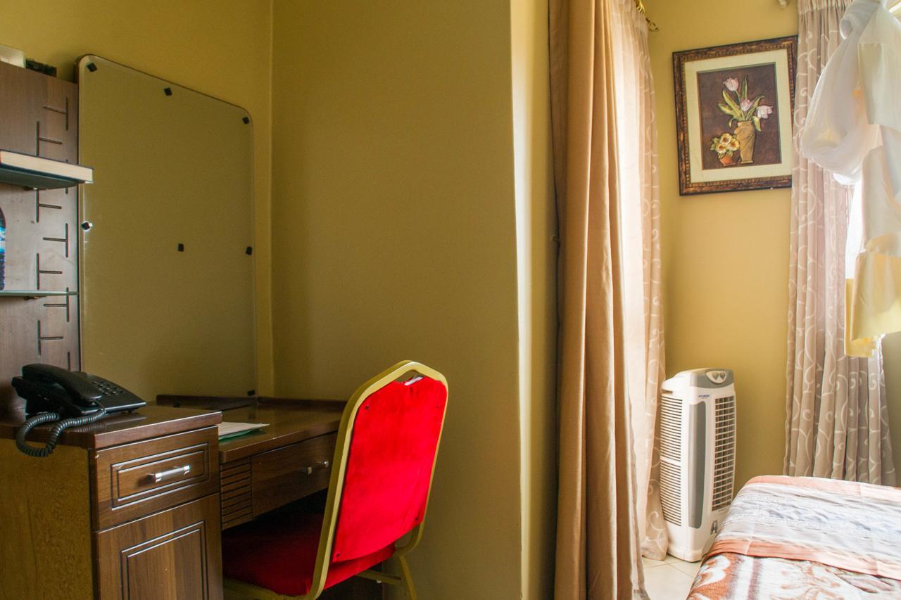 Desert Breeze Hotel Arua Kültér fotó