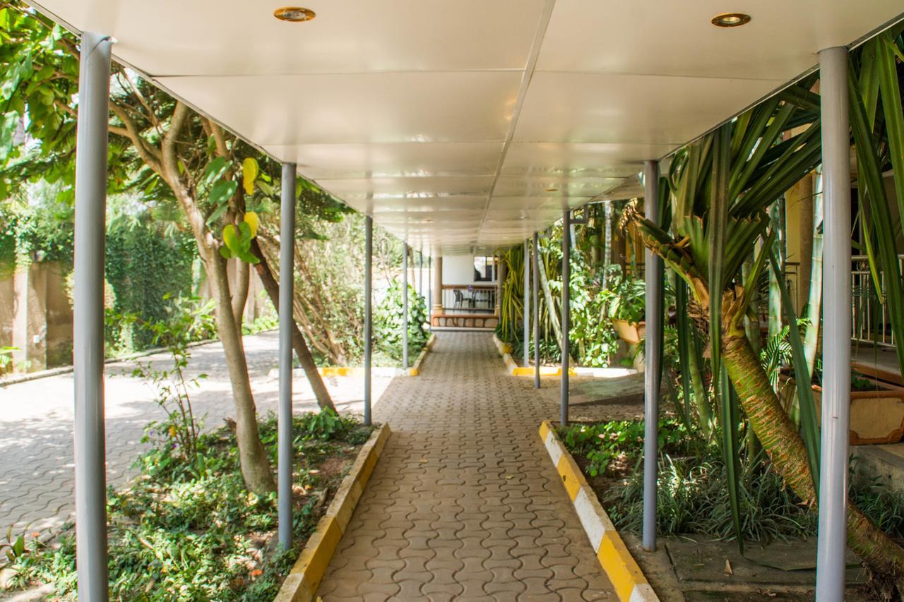 Desert Breeze Hotel Arua Kültér fotó