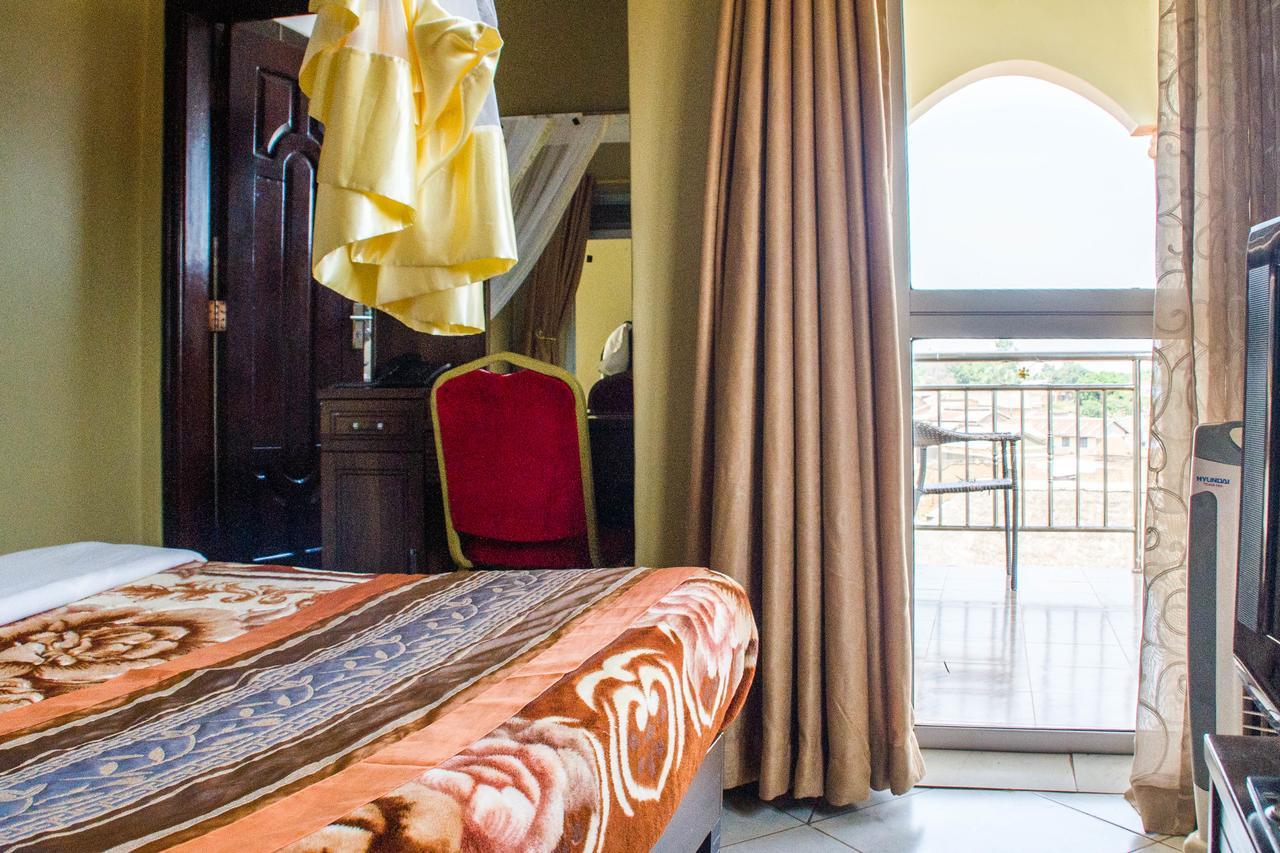 Desert Breeze Hotel Arua Kültér fotó