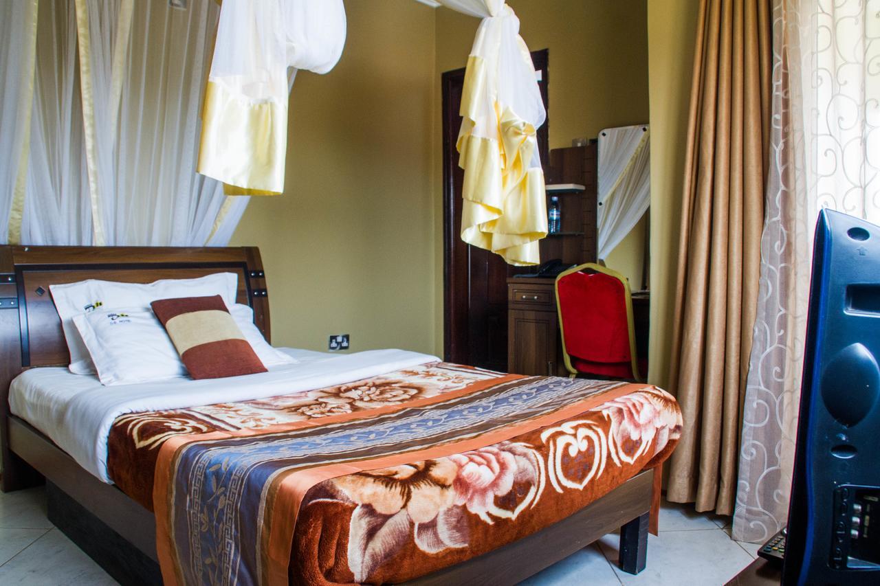 Desert Breeze Hotel Arua Kültér fotó