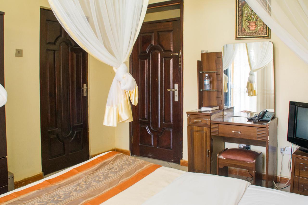 Desert Breeze Hotel Arua Kültér fotó